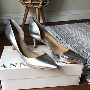 Ann Taylor Mari Dorsay Heels silver